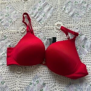 Victoria’s Secret Bombshell push up bra